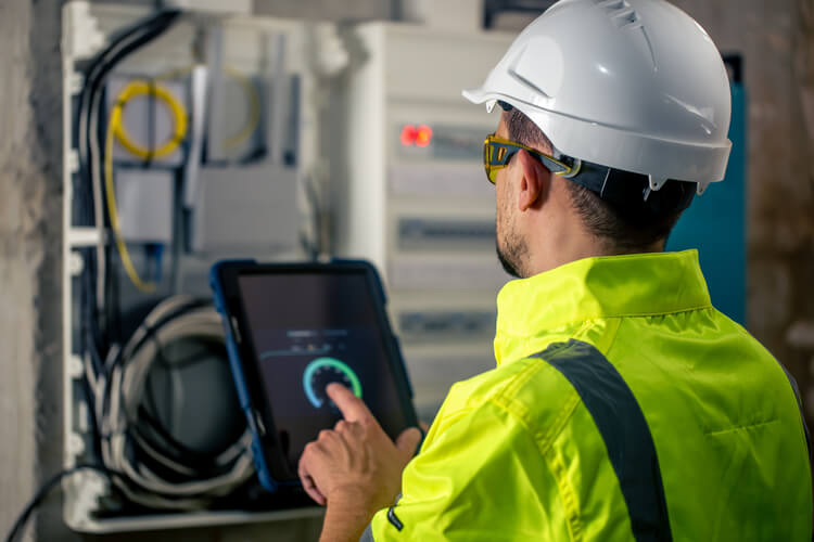 Plataformas de Controle de Geração de Energia em Tempo Real